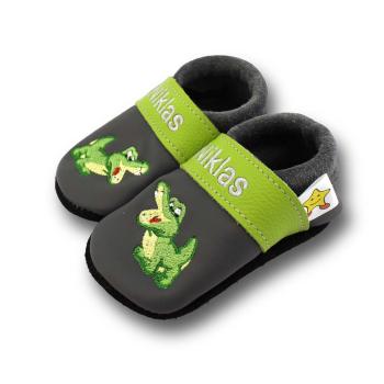 Krabbelschuhe Krokodil auf grau